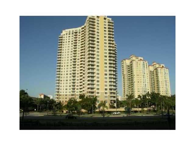 19501 W Country Club Dr # 2615, Miami, FL 33180