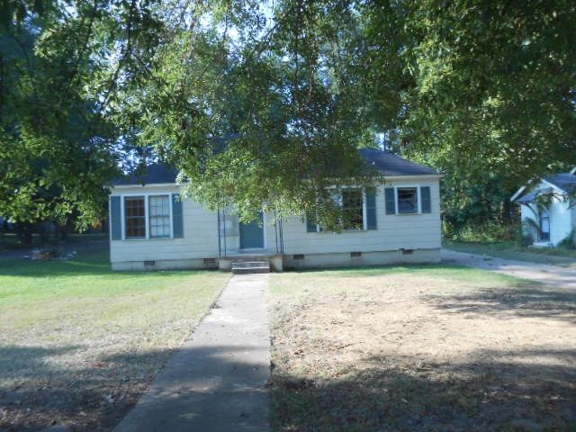 115 W South St, Kosciusko, MS 39090