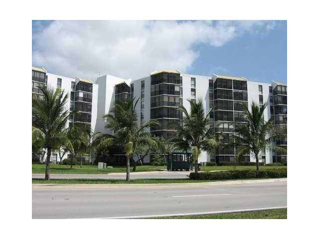 20500 W COUNTRY CLUB DR # 706, Miami, FL 33180