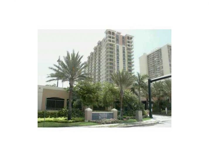 2069 S OCEAN DR # TH-10, Hallandale, FL 33009