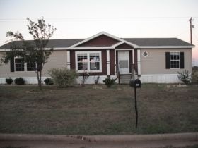 515 David Davis Dr, Mc Gregor, TX 76657