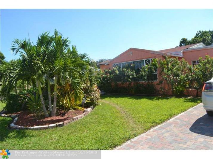 2462 DEWEY ST, Hollywood, FL 33020