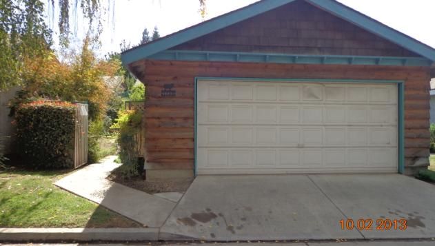 1733 E Babcock Ave, Visalia, CA 93292