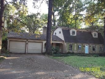 1035 Briarwood Drive, Jackson, MS 39211