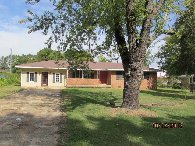 402 W George E Allen Dr, Booneville, MS 38829