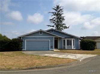 100 Colonial Ct, Crescent City, CA 95531