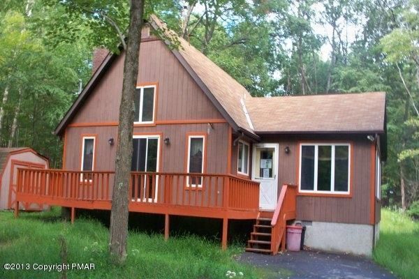 39 Delaware Ct, Bushkill, PA 18324