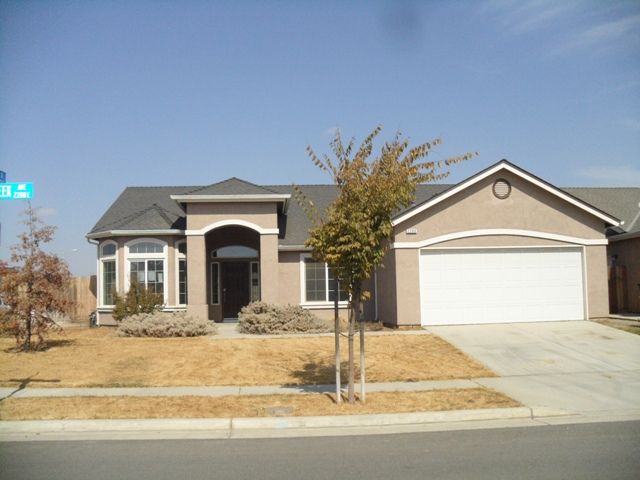 2280 Kaiser Creek Avenue, Tulare, CA 93274