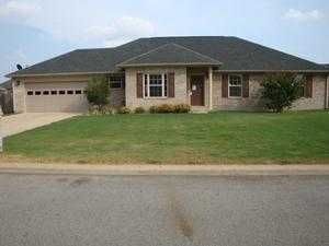 2106 Clara St, Searcy, AR 72143