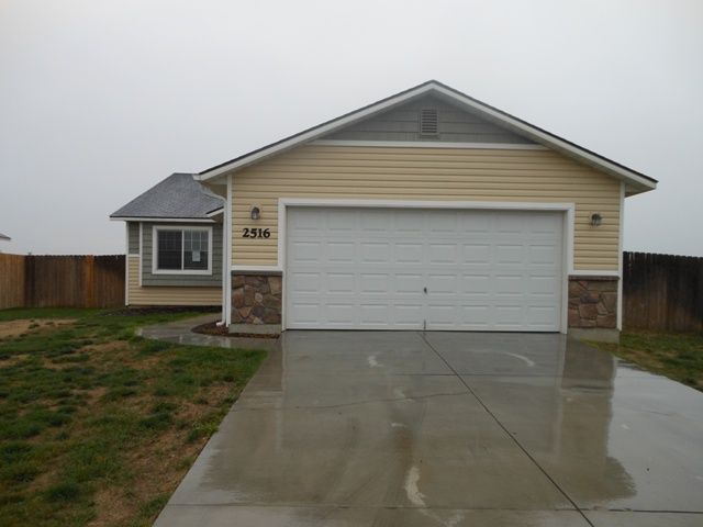 2516 Mclaughlin Drive, Caldwell, ID 83607