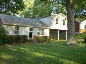 10811 Alberta Dr, Fairdale, KY 40118