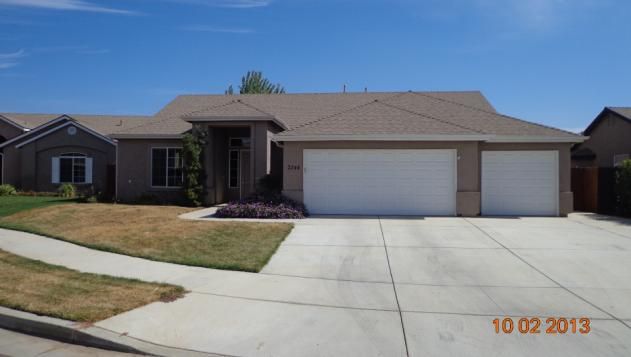 2744 N Duke Ct, Visalia, CA 93291