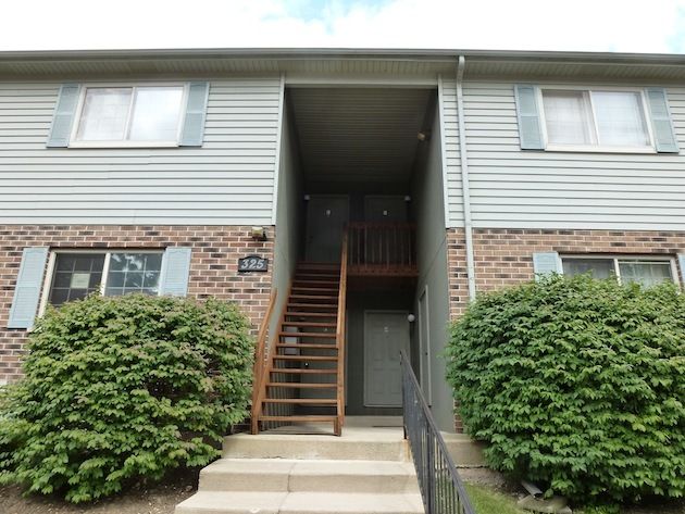 325 Woodridge Cir Unit F, South Elgin, IL 60177