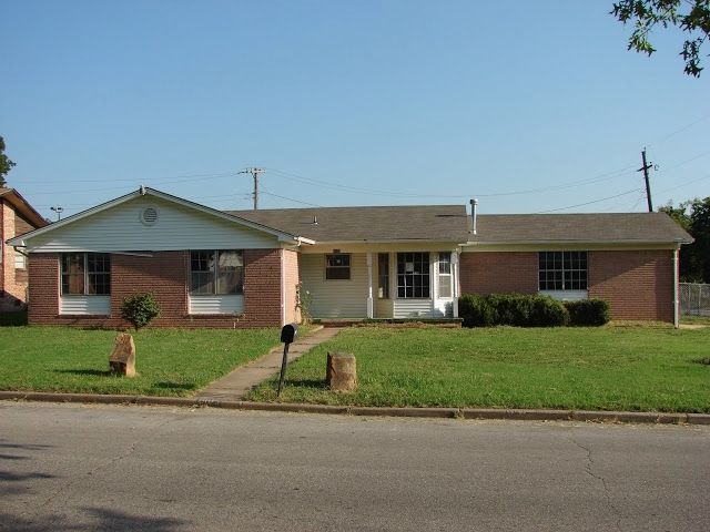 6105 W 42nd St, Tulsa, OK 74107