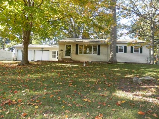 2498 Pullins Woods Dr, Urbana, OH 43078