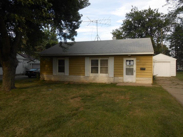 307 Iowa St SW, Waverly, IA 50677