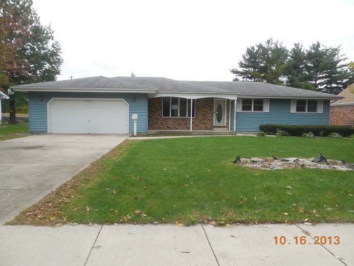 123 Oregon St, Momence, IL 60954