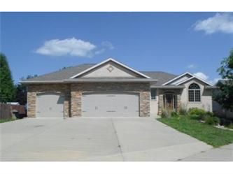 104 S Marquette Cir, Sioux Falls, SD 57110