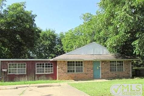 Groves Street W, Big Sandy, TX 75755