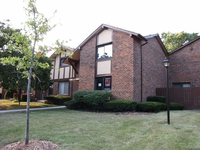 18 112 14th St, Villa Park, IL 60181