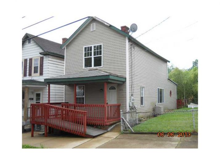 527 Castner Ave, Donora, PA 15033