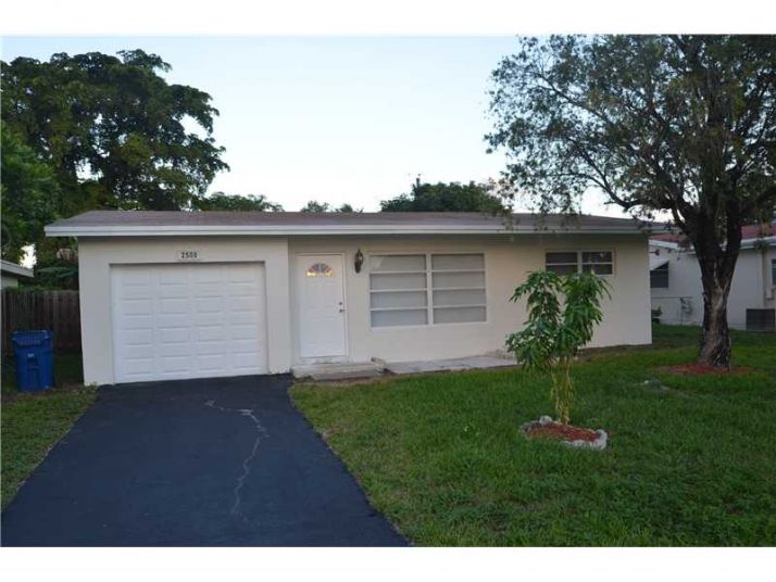 2500 N PINE ISLAND RD, Fort Lauderdale, FL 33322