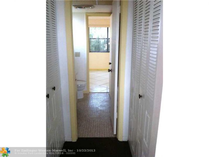 10442 Sunrise Lakes Blvd # 212, Fort Lauderdale, FL 33322