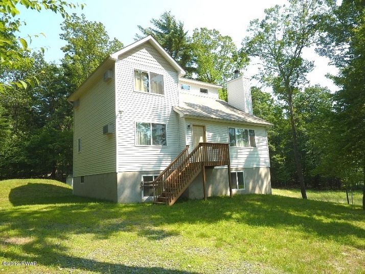 Snowshoe Dr, Dingmans Ferry, PA 18328