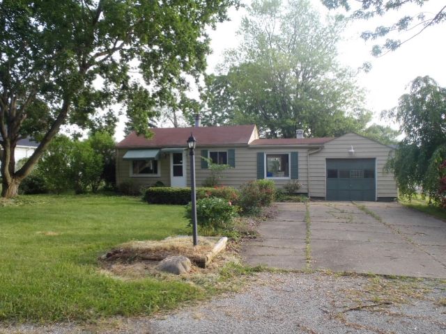 131 Woodland St SE, Hartville, OH 44632