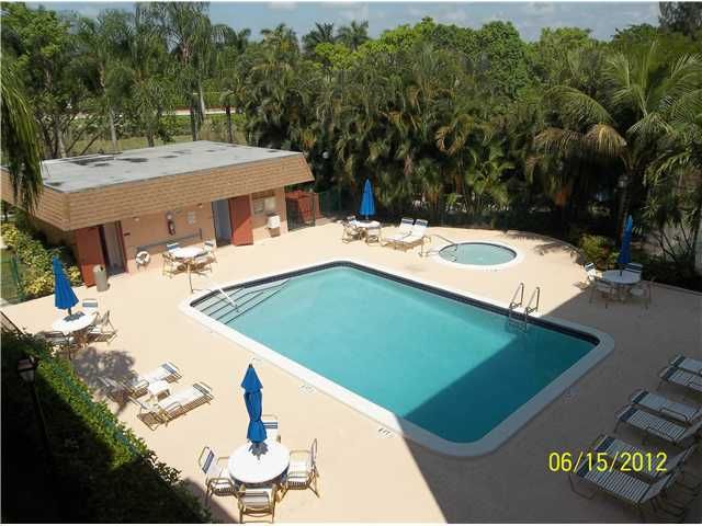 1021 MOCKINGBIRD LN # 318, Fort Lauderdale, FL 33324