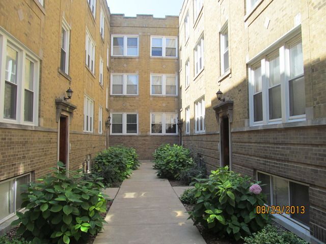 4728 N Kenneth Ave Apt 2e, Chicago, IL 60630