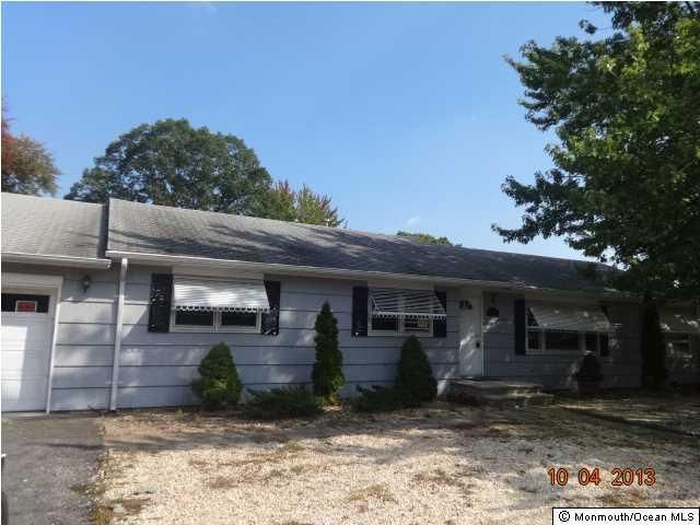 581 Coolidge Ave, Toms River, NJ 08753