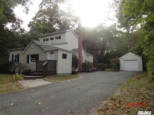 56a Radio Ave, Miller Place, NY 11764