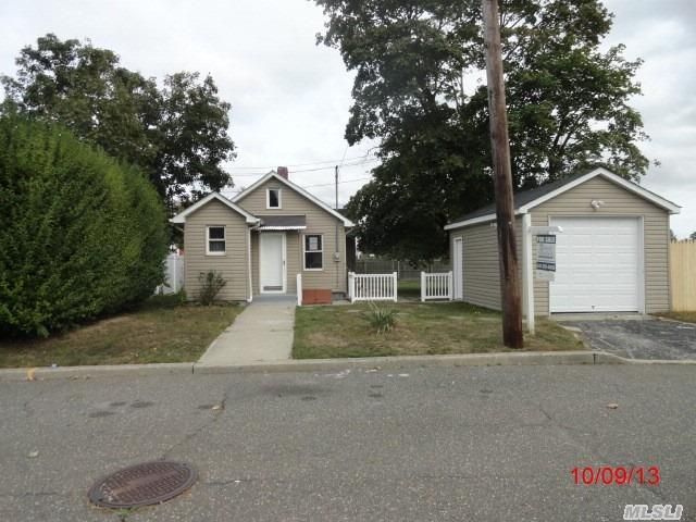 1304 N Park Ave, Bay Shore, NY 11706