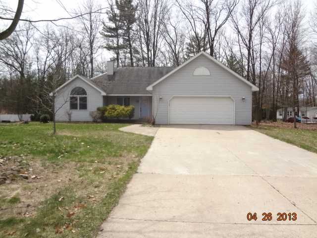 8125 Shenandoah Ln, Howard City, MI 49329