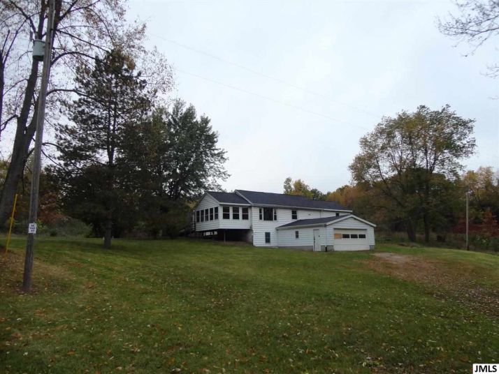 11600 Tompkins Rd, Rives Junction, MI 49277