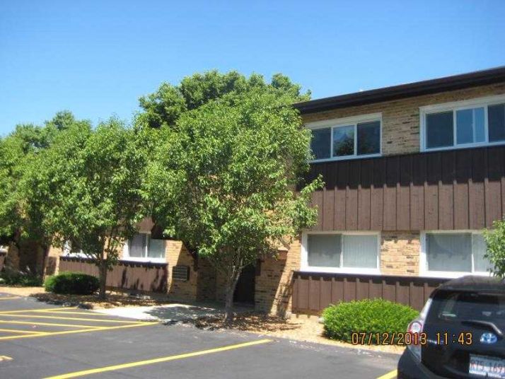 2200 Arbor Cir Apt 22, Downers Grove, IL 60515