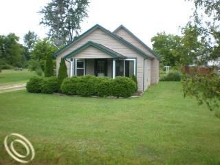 1853 Hickory Rd, Smiths Creek, MI 48074