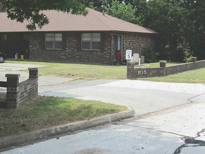 105 S RIFE DR, Rogers, AR 72756