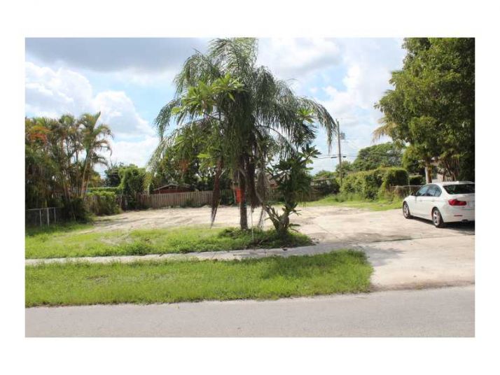 8030 SW 36 TE, Miami, FL 33155