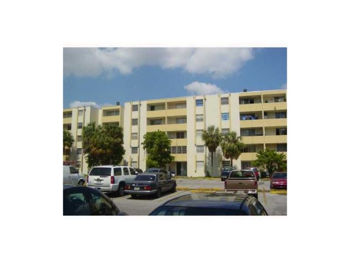 10090 NW 80 CT # 1458, Hialeah, FL 33016