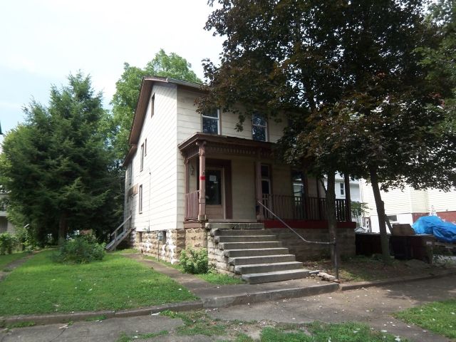 111 Wooster St, Marietta, OH 45750