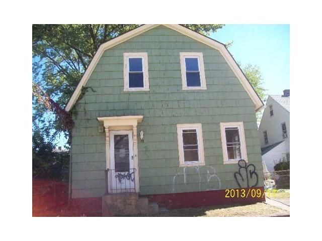 28 Dennis Ave, Providence, RI 02905