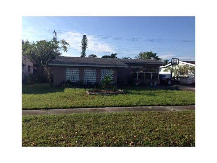 6452 Evans St, Hollywood, FL 33024