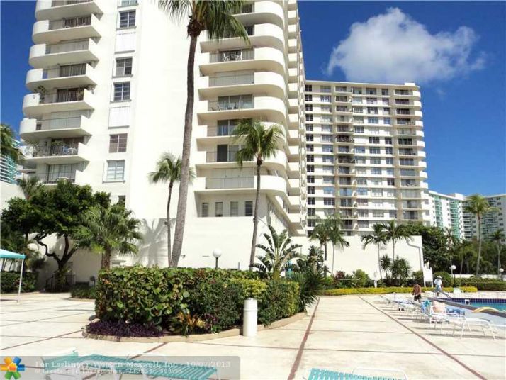 3800 S OCEAN DR # 317, Hallandale, FL 33009