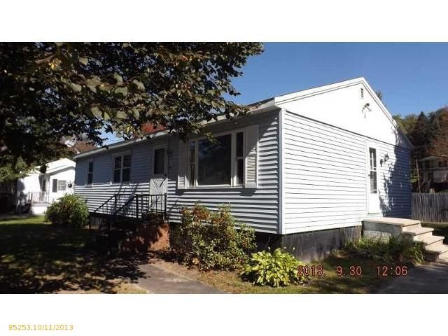 25 Mower Ave, Lewiston, ME 04240