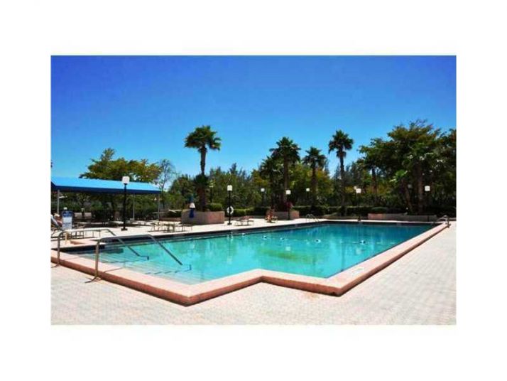 600 THREE ISLANDS BL # 317, Hallandale, FL 33009