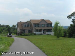 71 Millstone Ct, Bangor, PA 18013