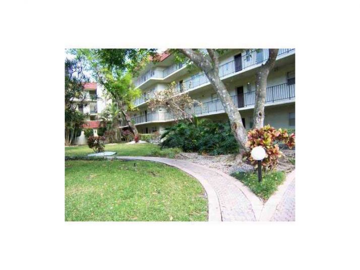 3300 SPANISH MOSS TE # 112, Fort Lauderdale, FL 33319