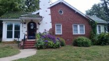 906 N Hills Dr Saint Louis, MO 63121